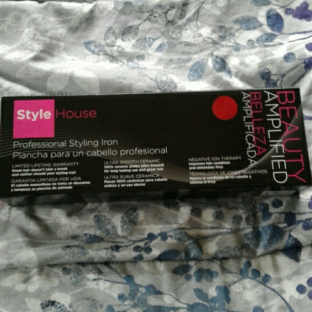 BRAND NEW style house flat iron